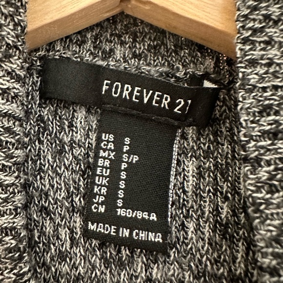 NWOT forever 21 turtle neck - Picture 3 of 3